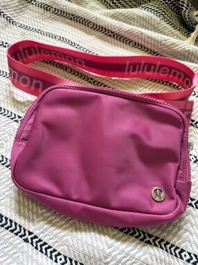 lululemon athletica Magenta Pink Crossbody Belt Bag